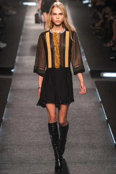 Look 24